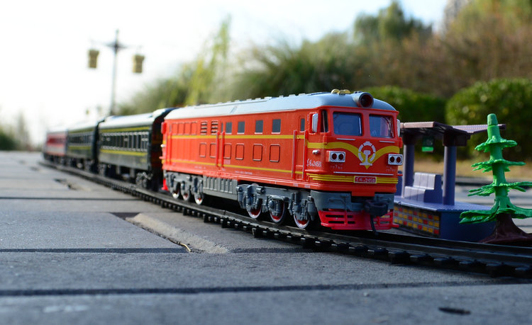 东风火车奥乐内燃机车4b仿真电动轨道高铁绿皮火车模型玩具