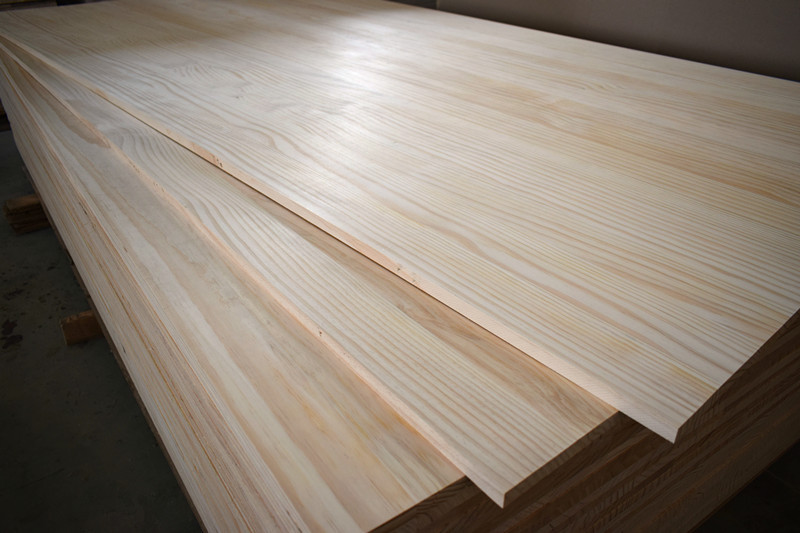 工厂热销智利进口实木板板材辐射木板材18mm20mm松木直拼板