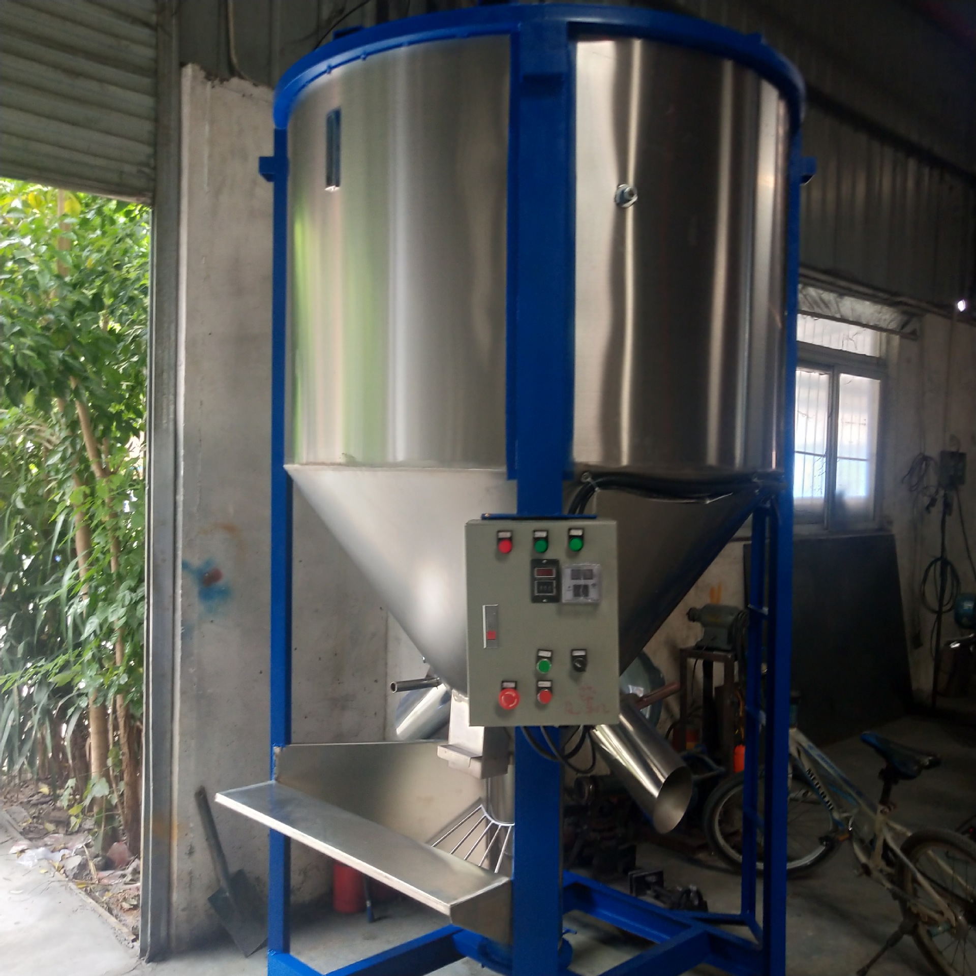 立式搅拌机 塑料搅拌机混色机 玉米加热搅拌机 立式颗粒拌料机