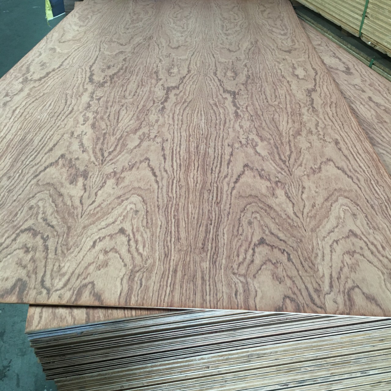 木饰面板天然花梨木饰面足50丝厚皮质感强烈别墅豪宅全屋整装用材