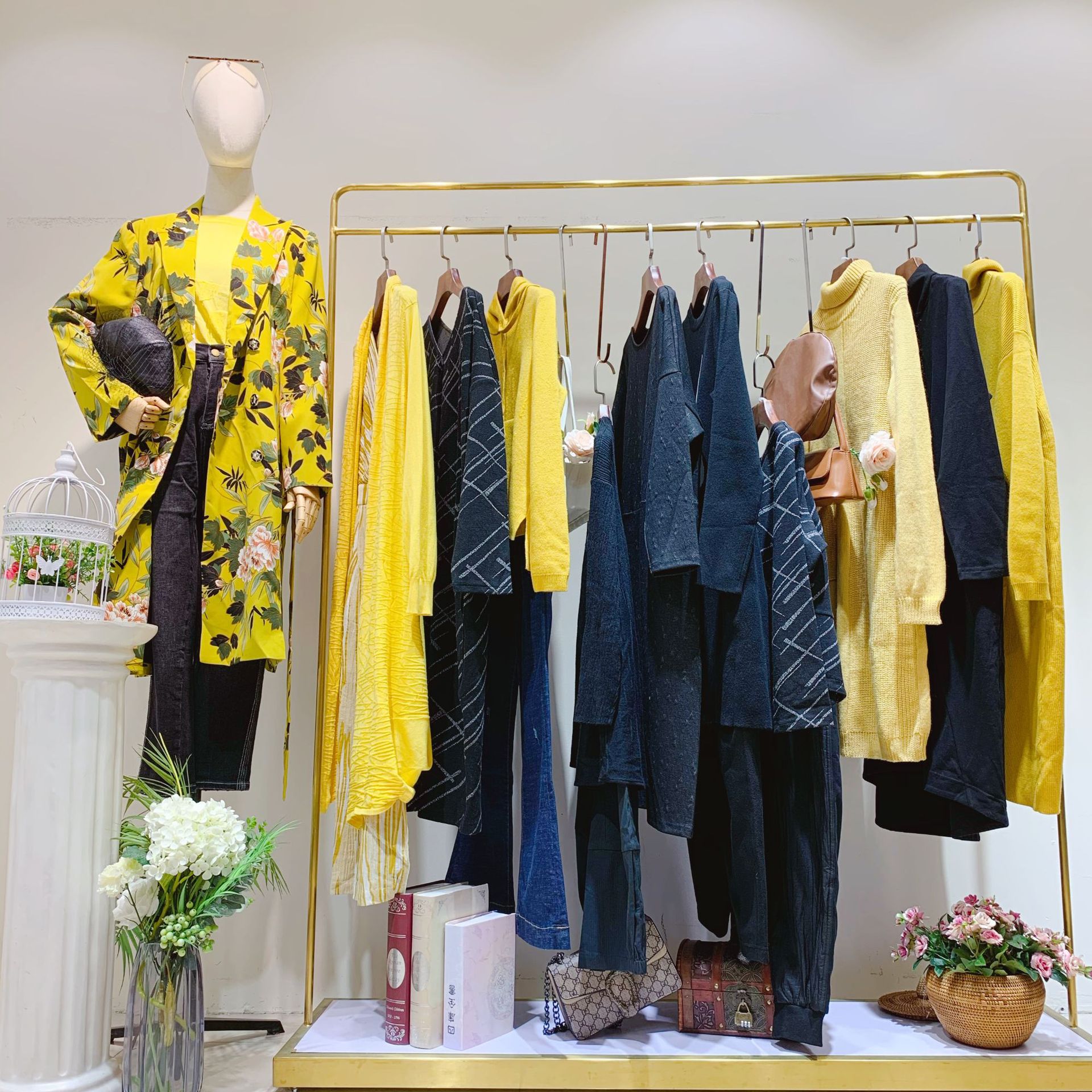 潮牌女装官方旗舰店实体直播一手货源 亨奴拉夏贝尔品牌折扣女装