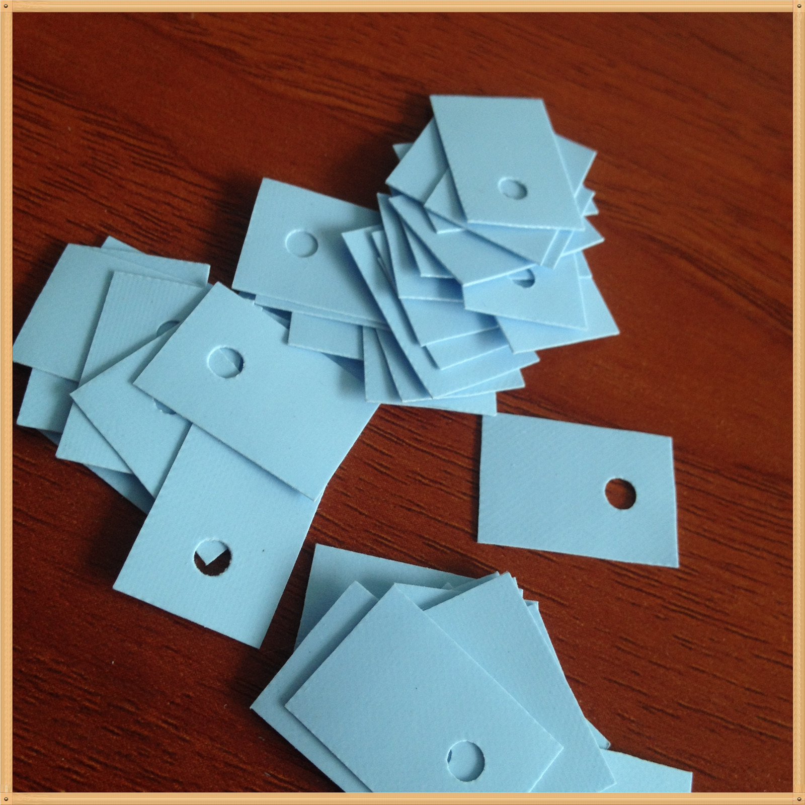 导热硅胶粘散热片