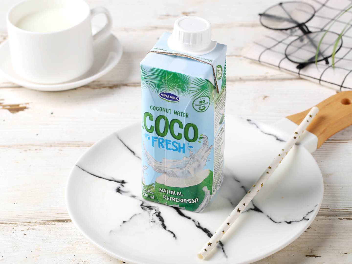 越南vinamilk越娜妙牌椰子水 进口椰青水 夏季热销饮料批发330ml