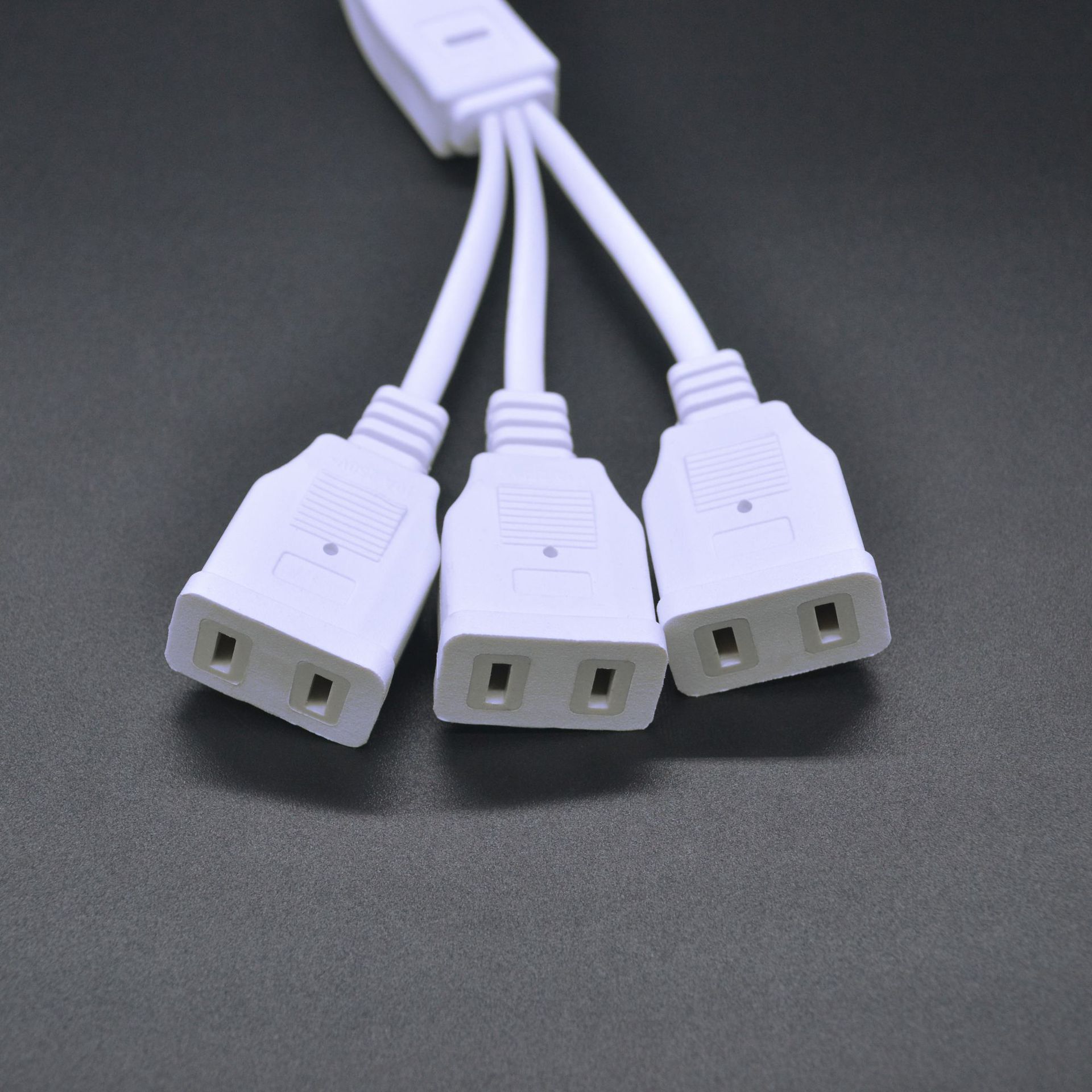 一拖三母座线一分三带线母插头安防监控箱多分插座连接ac电源插线