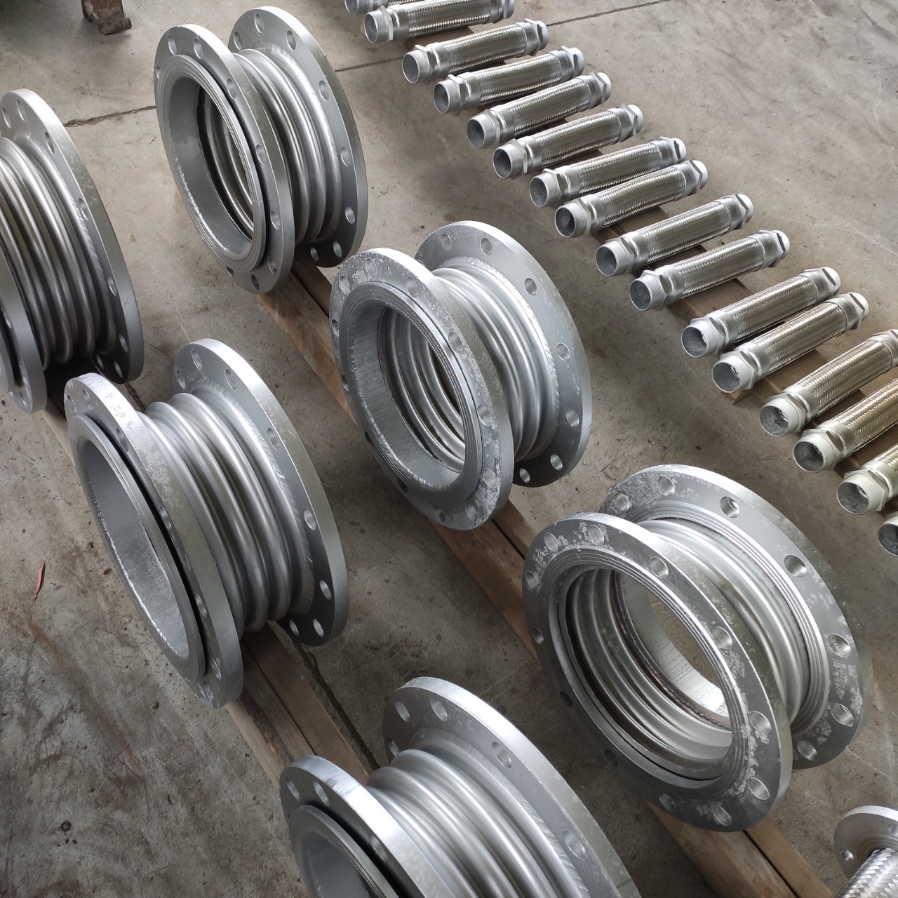 金属软管304不锈钢波纹软管 螺纹法兰软连接软接头