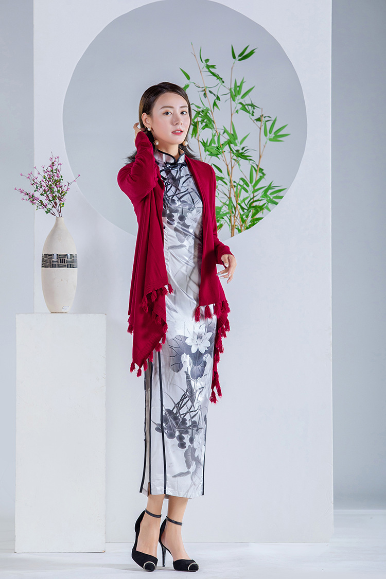 配旗袍外搭外套春秋开衫中长款长袖复古2020新款女针织流苏小披肩