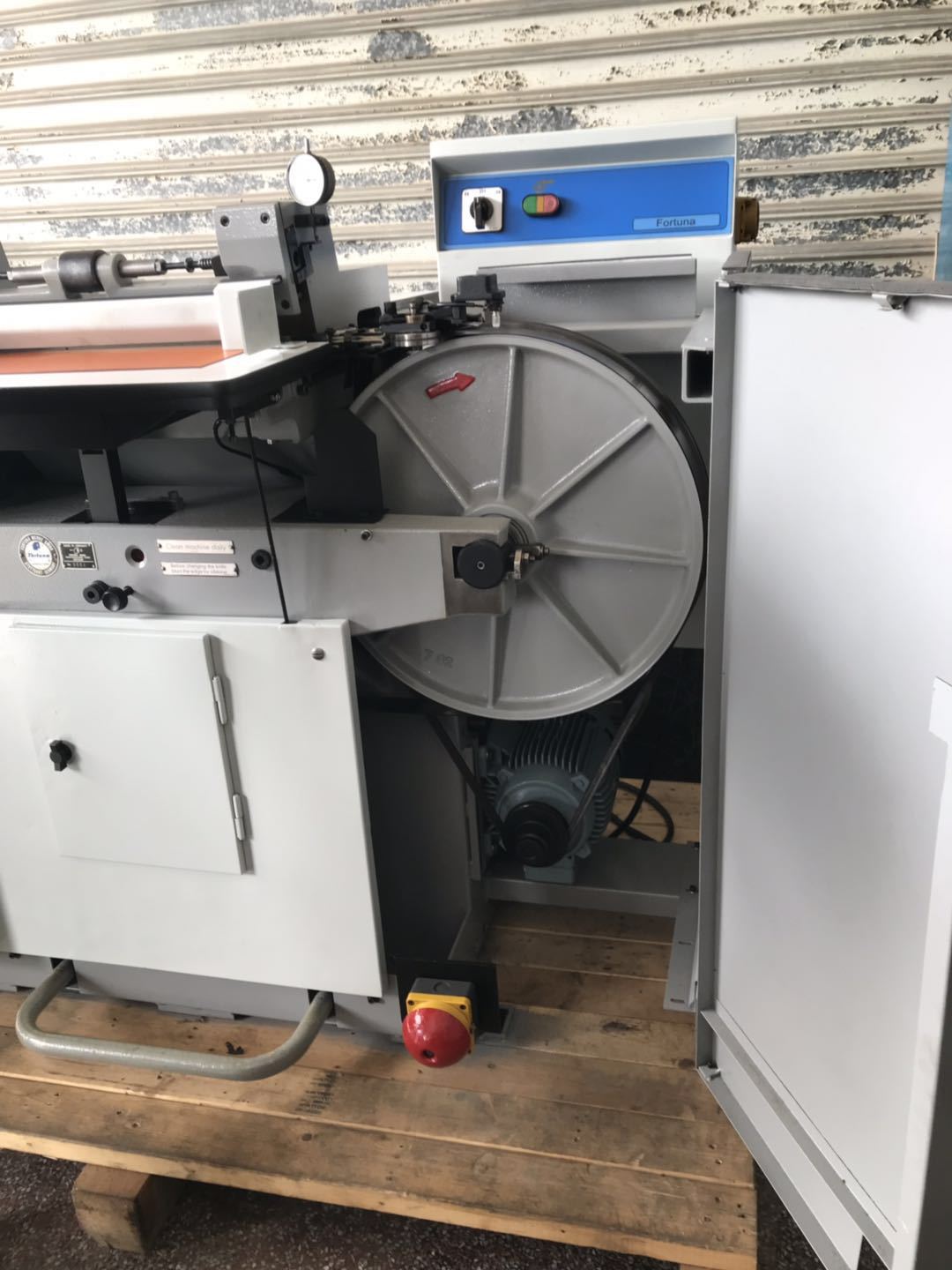 德国削皮革片皮机德国九点五成新naf400a大铲皮机削皮机