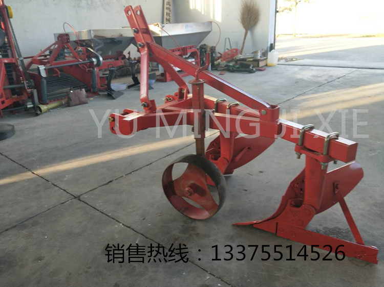 小型多种功能单铧犁 开荒碎铧式犁425铧犁小型四轮机牵引式铧式犁
