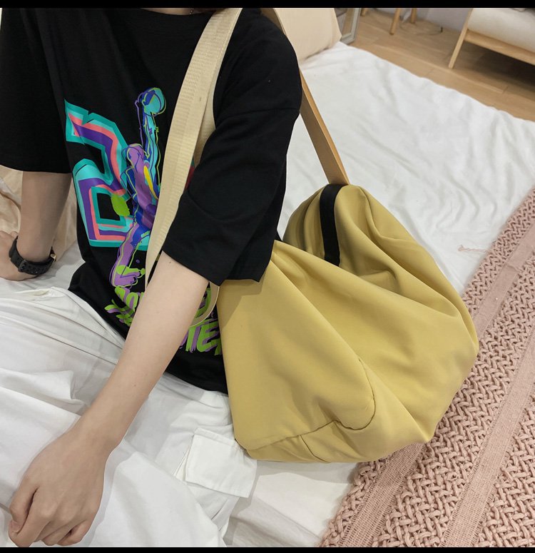 韩国ins大容量慵懒风斜挎帆布包女2020新款学生上课单肩包学院风