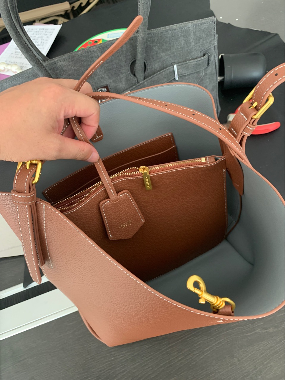 oroton澳洲小众牛皮水桶包单肩斜挎手提包大容量包margot2020新款