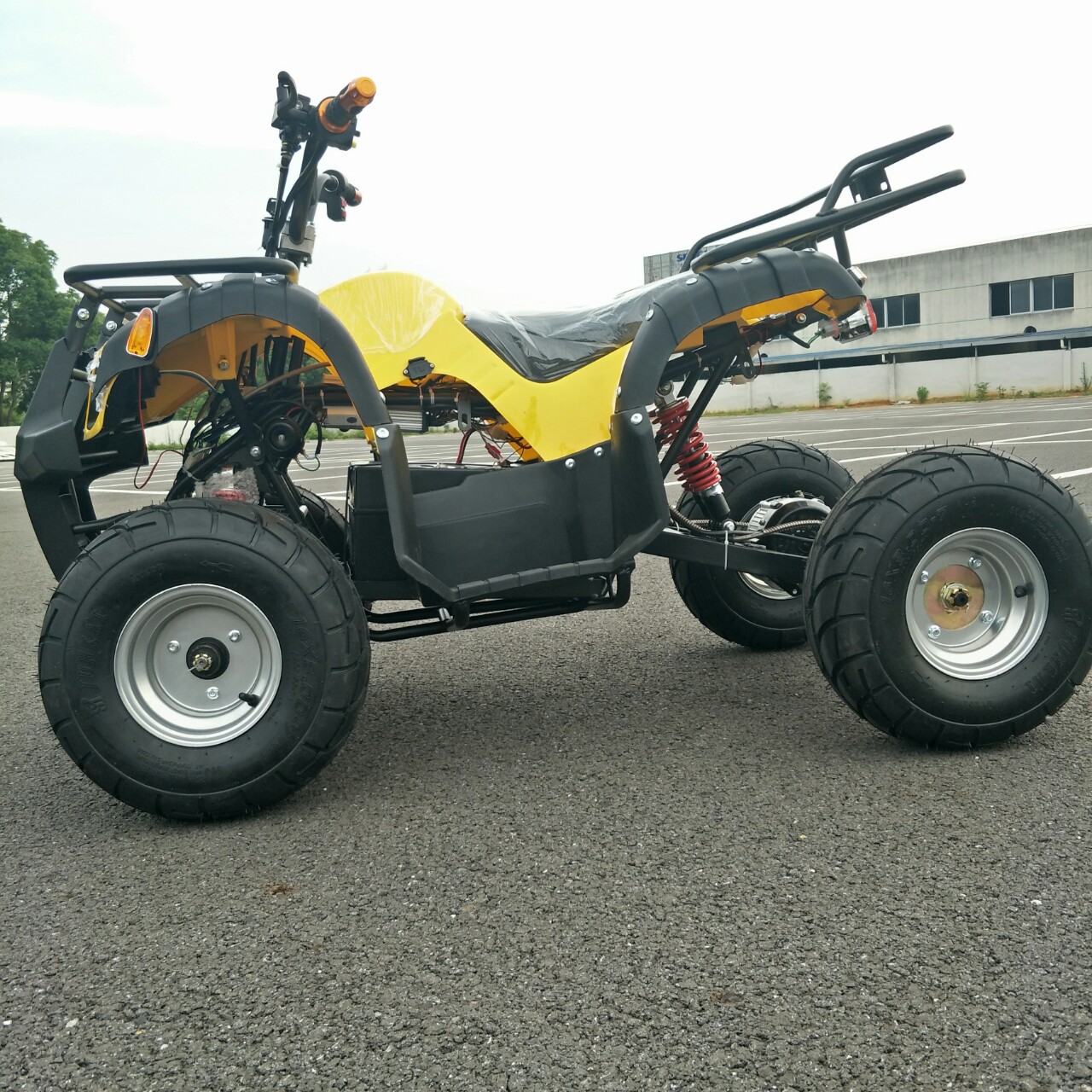 小公牛电动沙滩车可适用广场出租四轮越野摩托车卡丁车