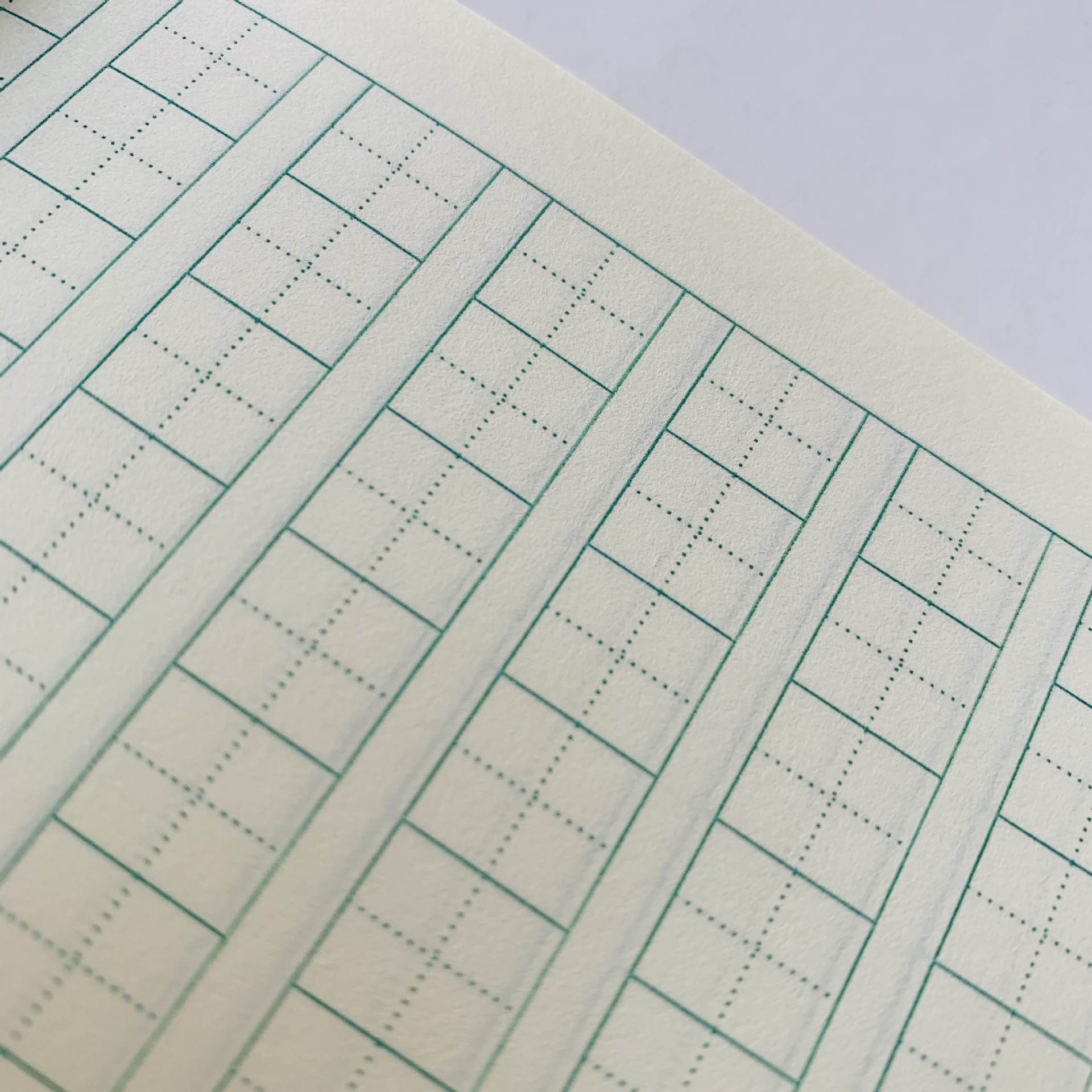 批发三园系列32k擦不破熊猫黄卡面田格汉语拼田数学方格作业本