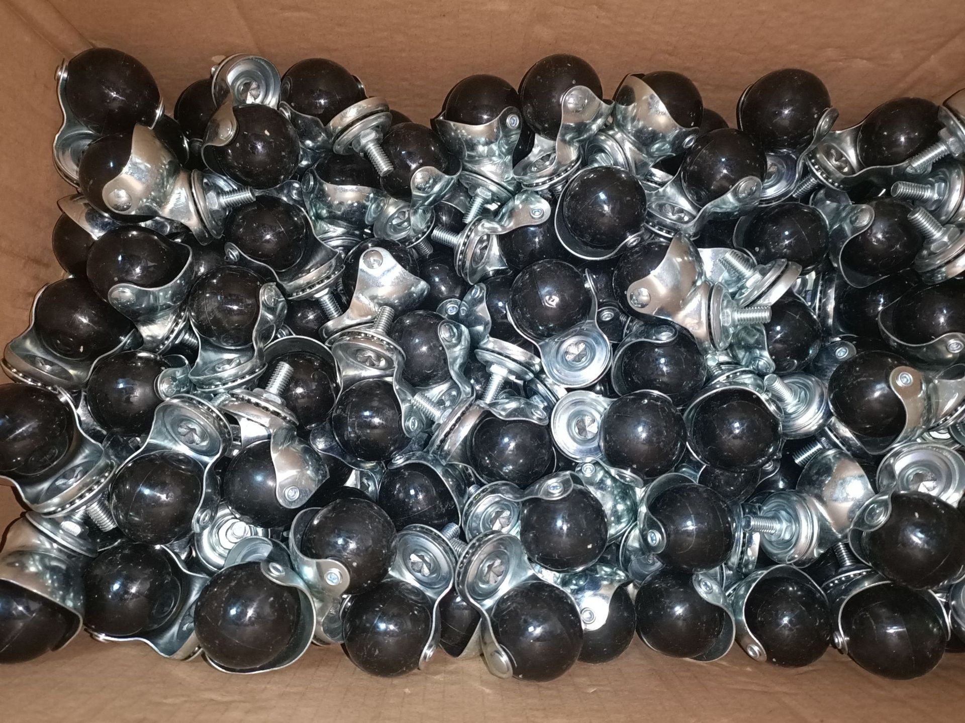 地球轮厂家2寸11*22丝杆黑pp球轮支架厚度1.5mm表面挂镀金色铬色-阿里