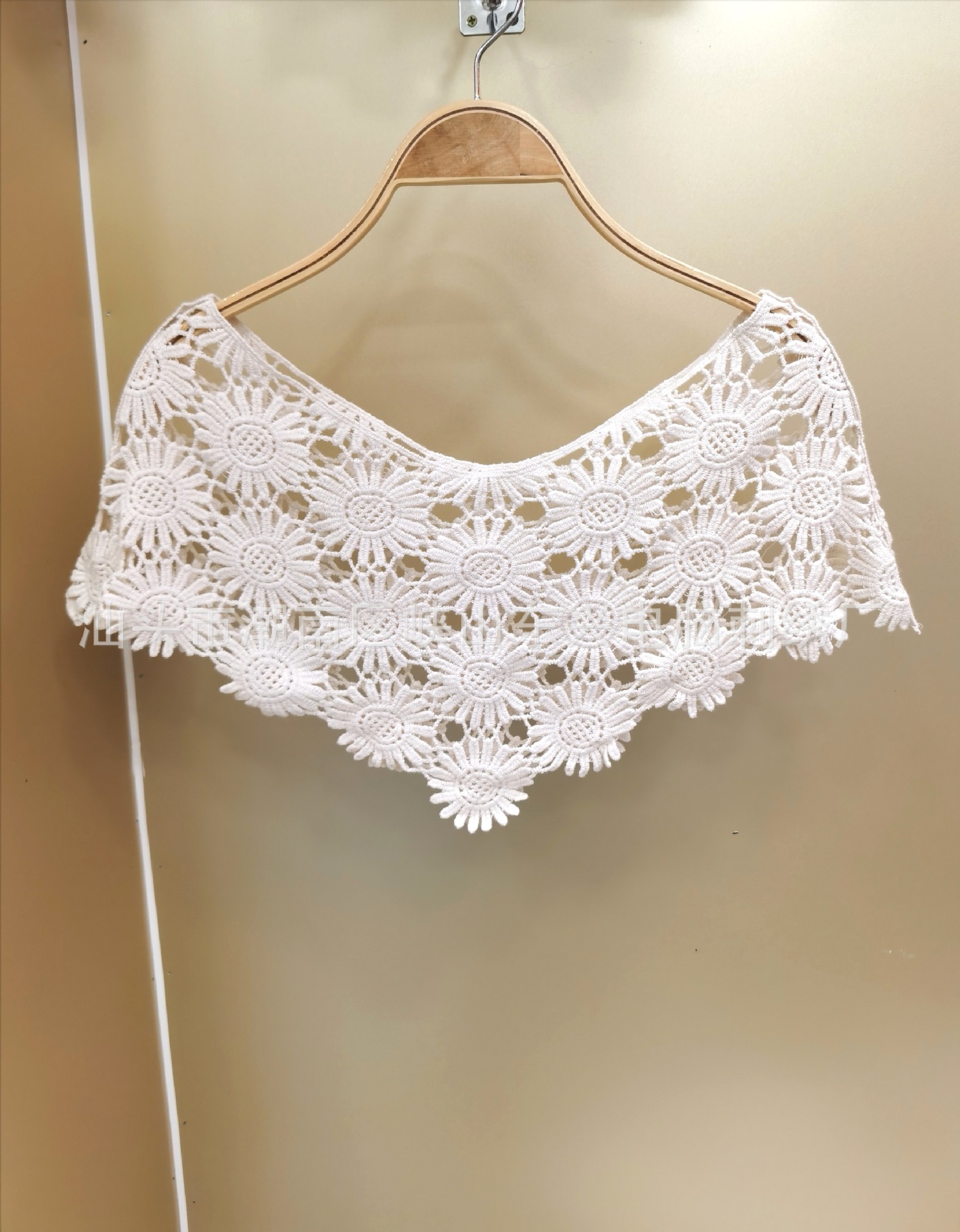 披肩套头超洋气蕾丝镂空韩版春夏外搭小围脖时尚太阳花款小披肩女