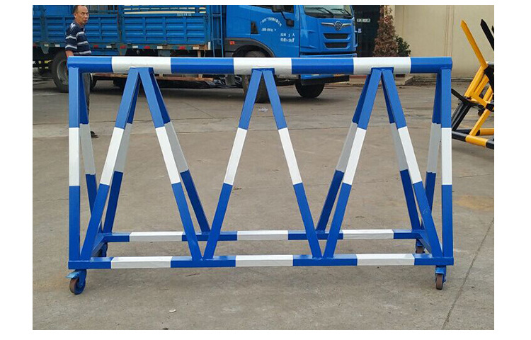 拒马路障移动护栏学校门口挡车隔离栏防冲撞路障钢管挡车安全护栏