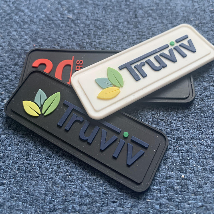 厂家定制pvc软胶标牌定制橡胶皮标箱包服装衣服滴塑商标胶章logo