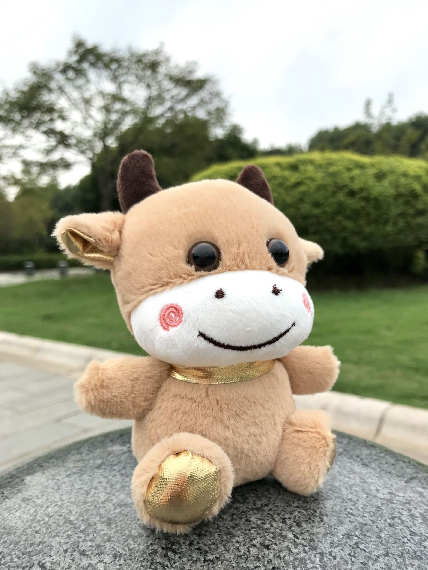 2021年生肖新款牛牛毛绒玩具公仔创意钥匙扣挂件包包挂件女生礼物