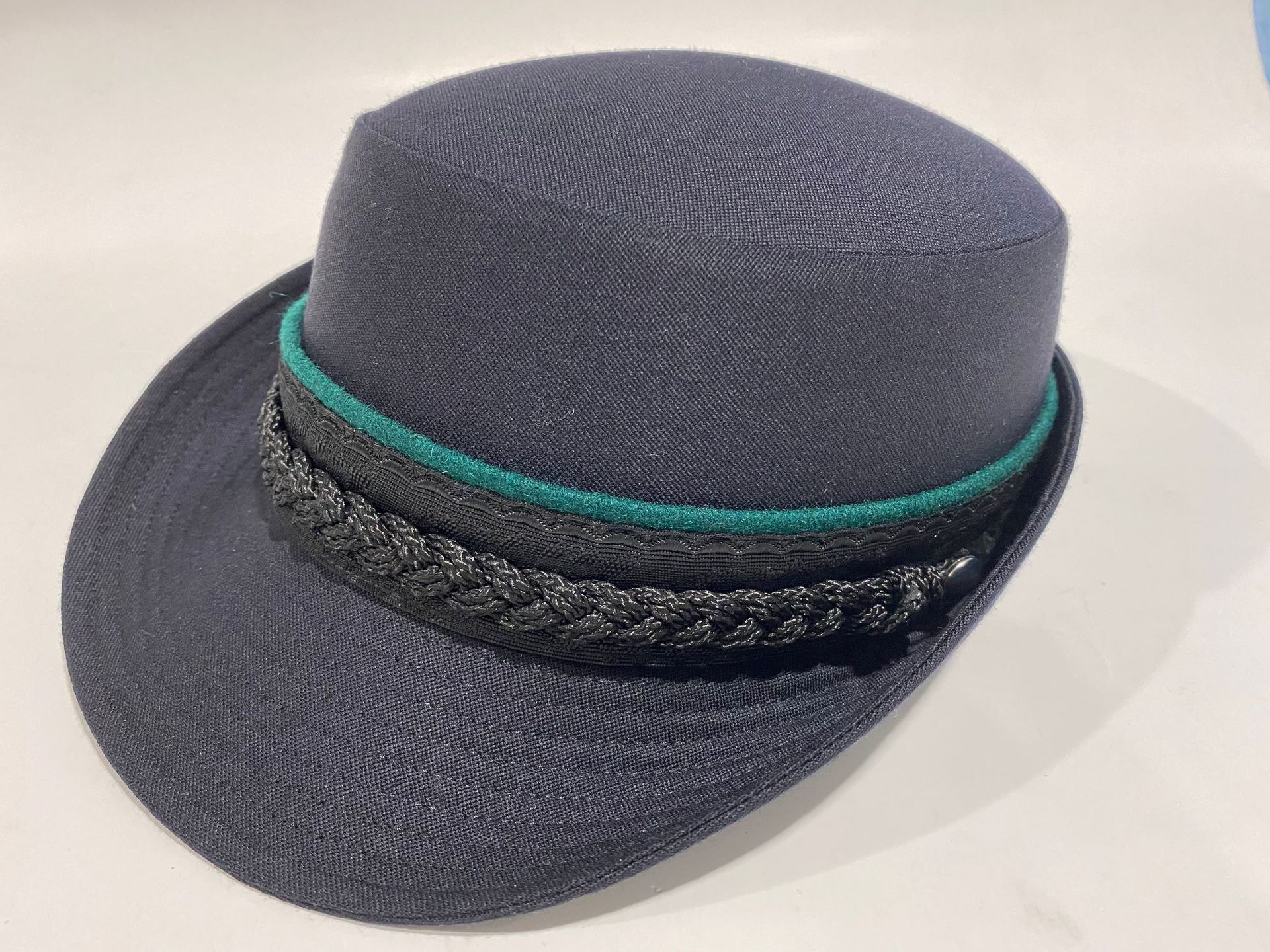 女军帽翻边帽保安帽女职业女性黑色卷沿保安帽子来料来图制作logo