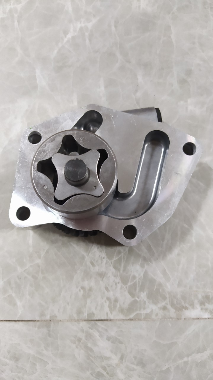 挖掘机配件机油泵 适用洋马4tnv406t机油泵 123900-14200机油泵