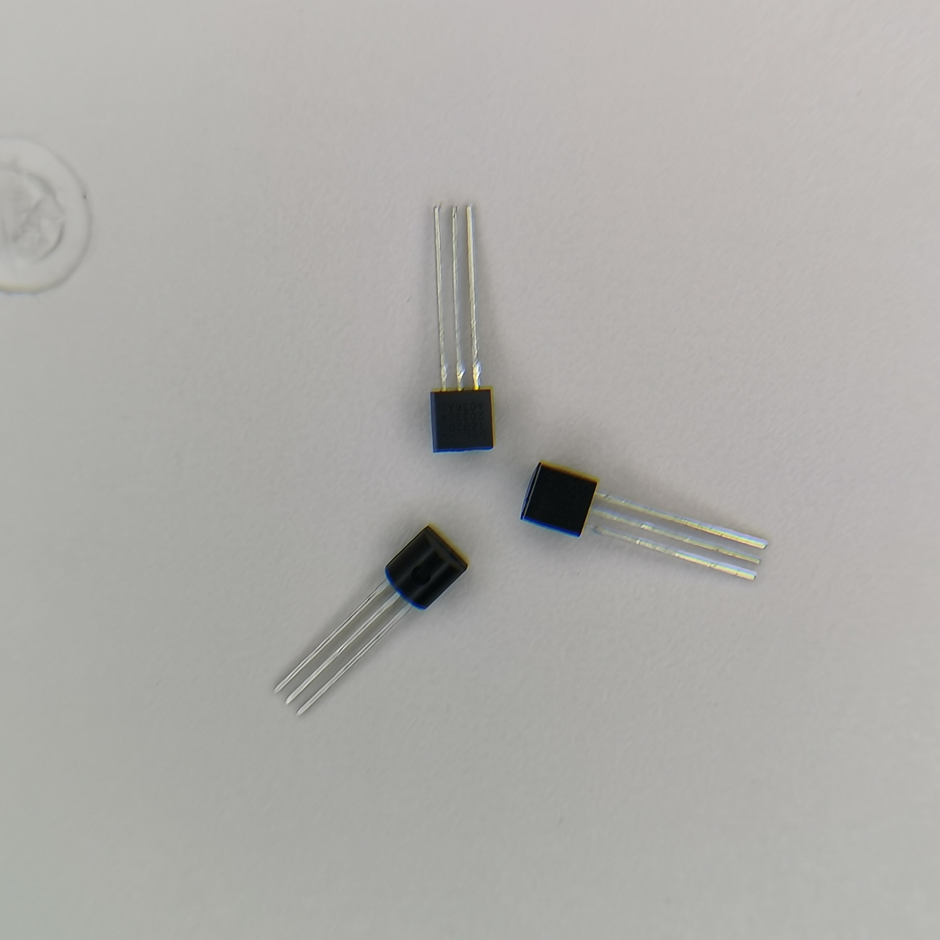 ds18b20 正品maxin原装现货库存to-92封装20 集成电路ic