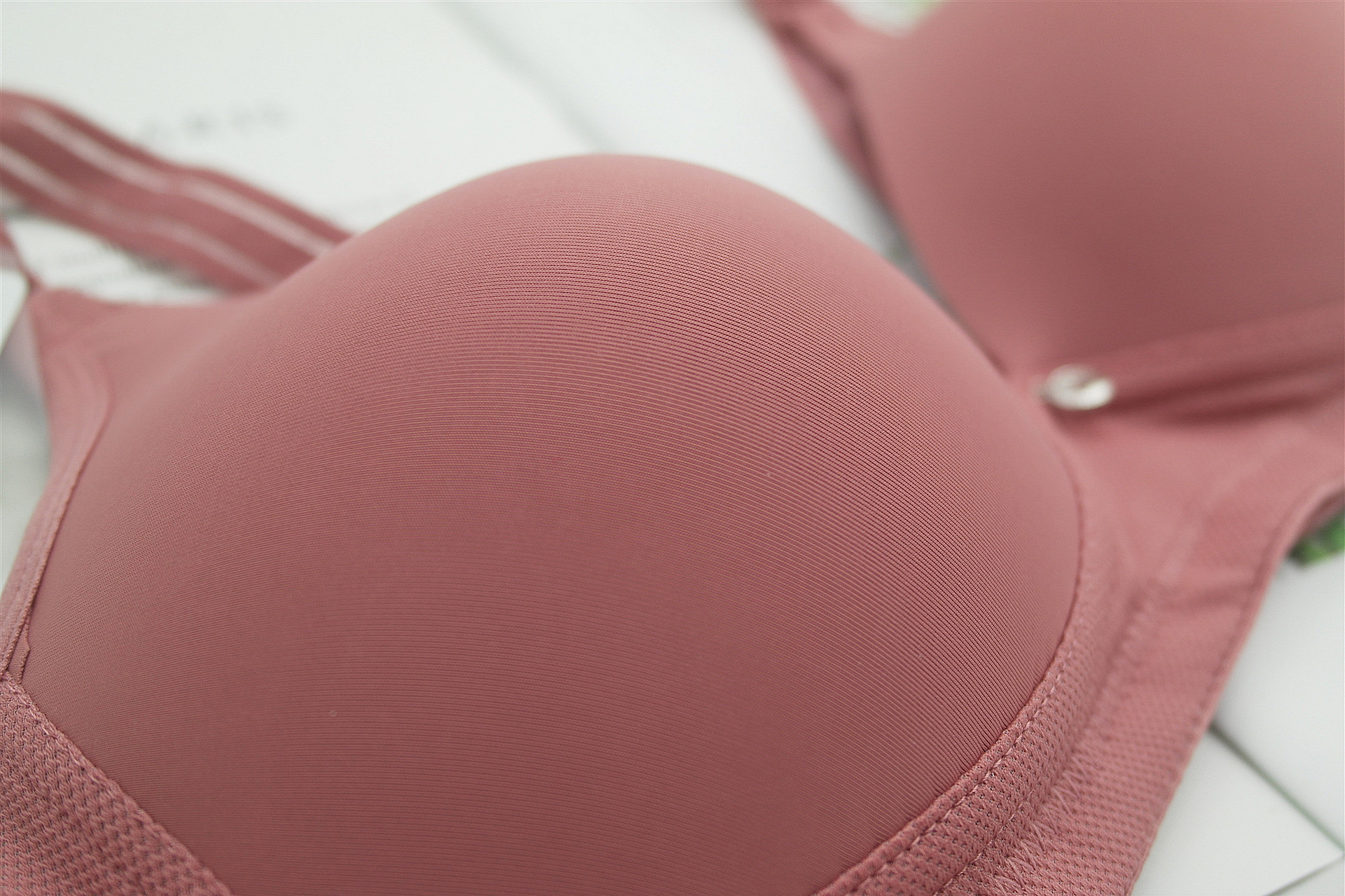 莹嫦497光面无钢圈文胸b杯三排扣薄杯纯色内衣文胸