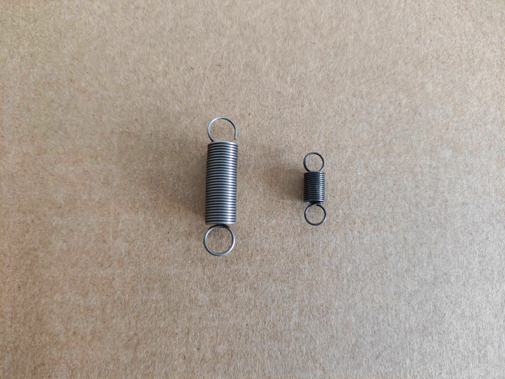 半自动打包机 捆扎机配件 烫头架小拉簧 烫头小弹簧 黑色小弹簧