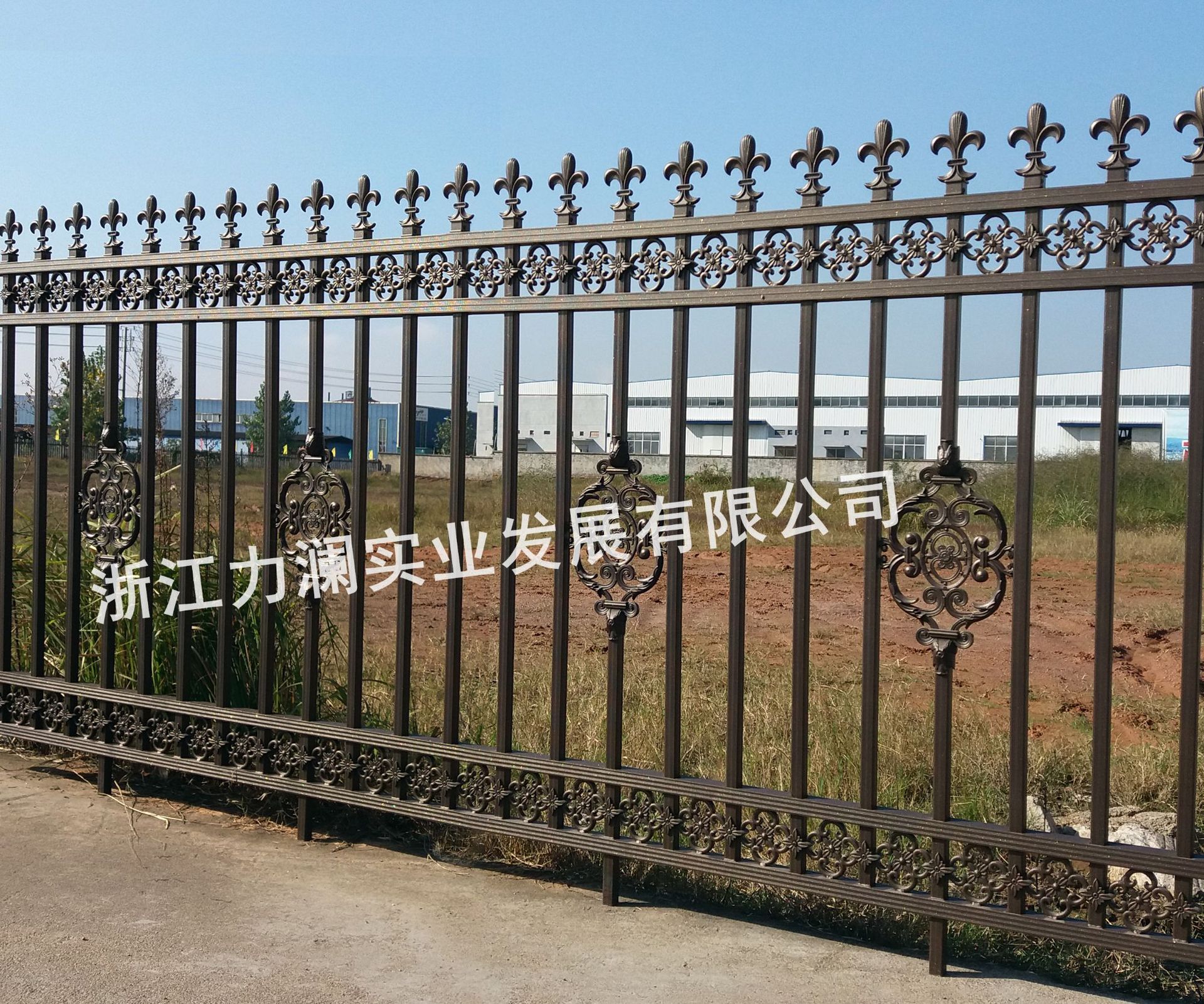 厂家直销锌钢围墙栅栏彩钢防护栏杆组装金属栏杆热镀锌铁围墙护栏