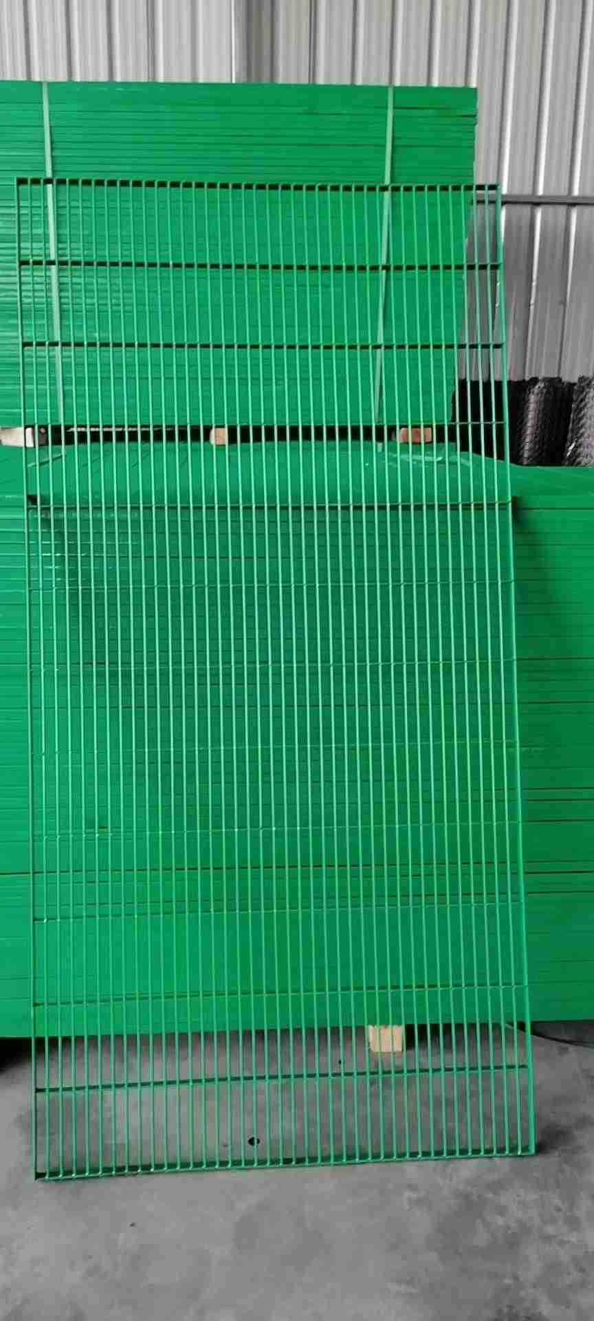 货架专用浸塑钢丝碰焊网片防腐放生锈包塑网片定制异性铁丝网片