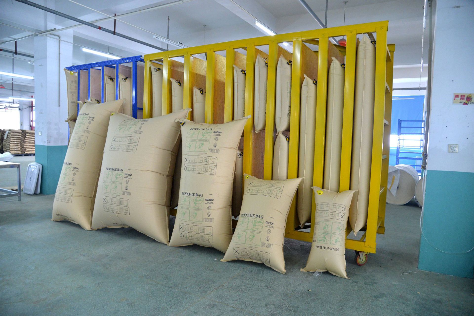 集装箱充气袋牛皮纸塑料编织袋物流运输缓冲袋纸塑复合袋定做批发