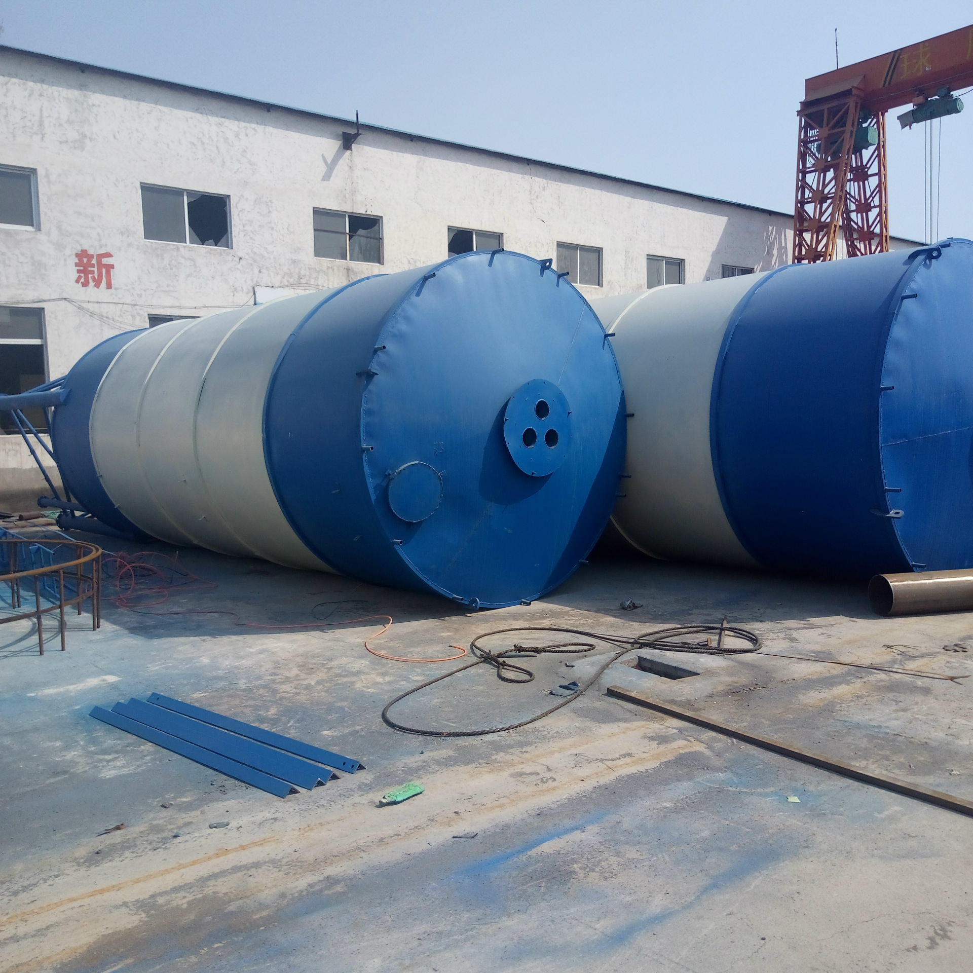 水泥仓免基础移动搅拌站50吨60吨100吨200吨水泥罐粉煤灰储藏罐