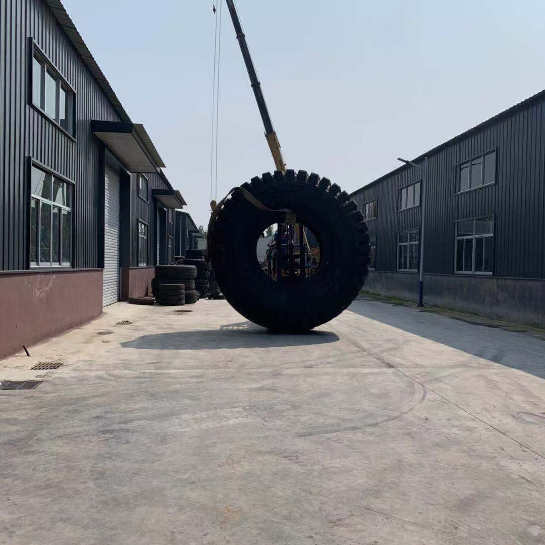 巨型工程机械轮胎