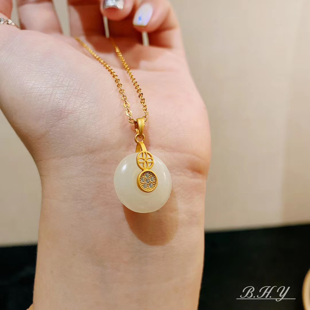 和田女式吊坠