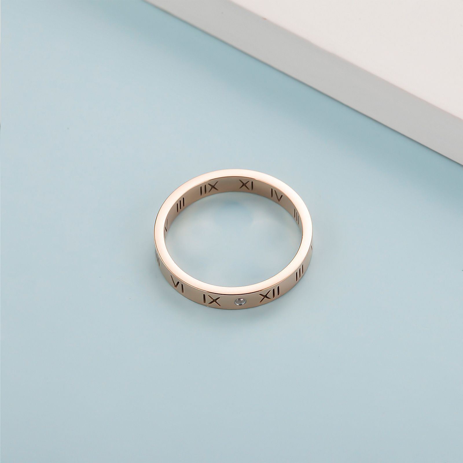 新款跨境爆款手饰欧美镂空罗马数字指环单钻钛钢保色戒指饰品