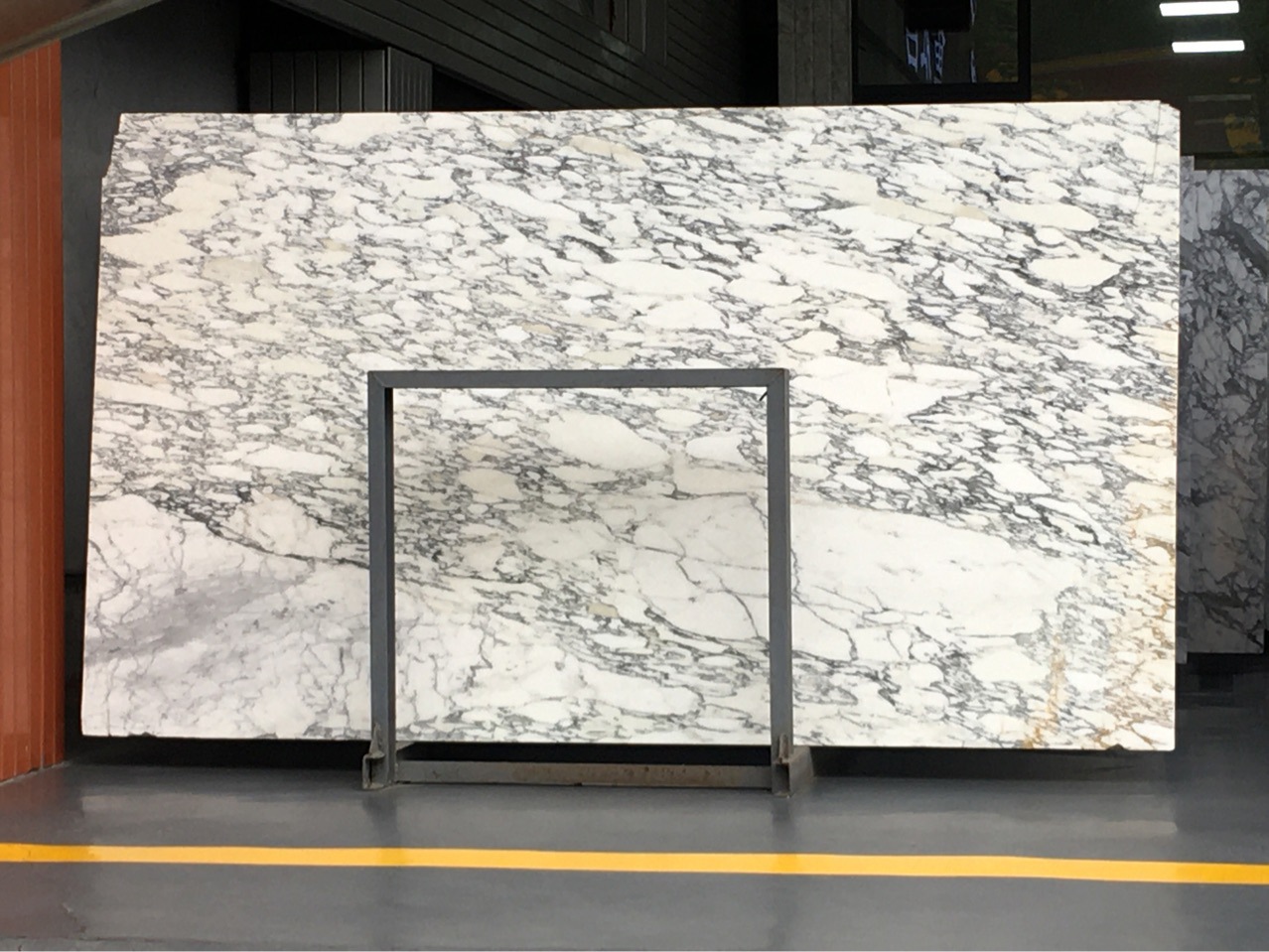 天然意大利大花白细花白中花白雪花白适用墙面洗手台桌面