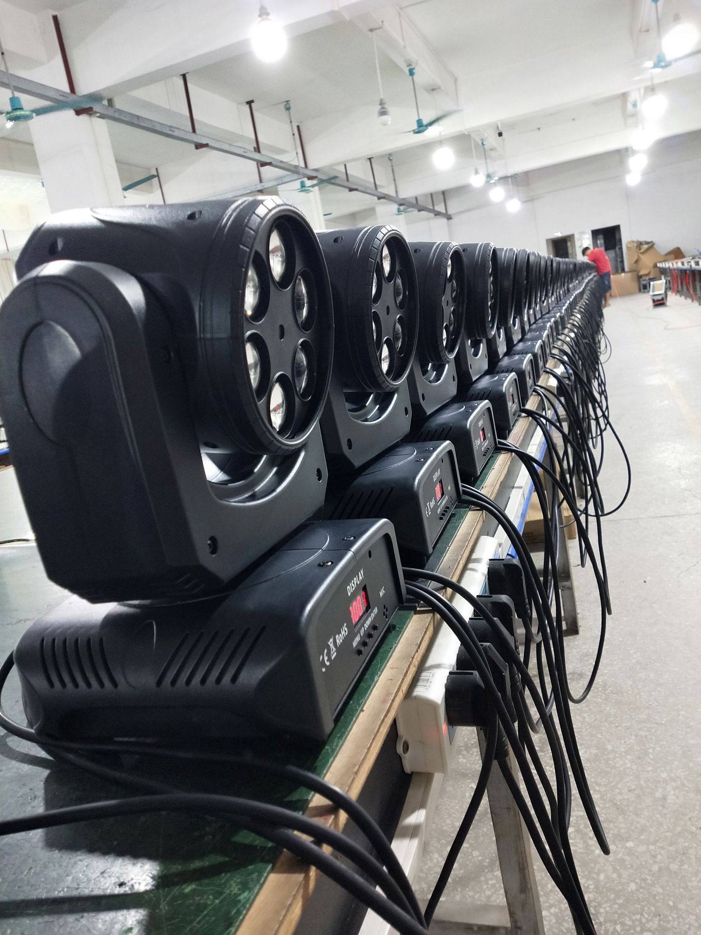 舞台灯酒吧婚庆灯摇头灯迷你6颗蜂眼灯激光灯ktv闪光灯工厂直销