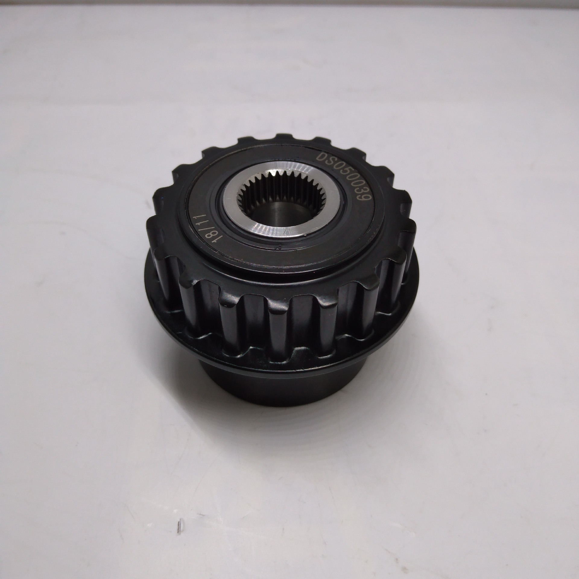 适用于路虎神行者交流发电机飞轮离合器皮带轮 6g9n10d311aa