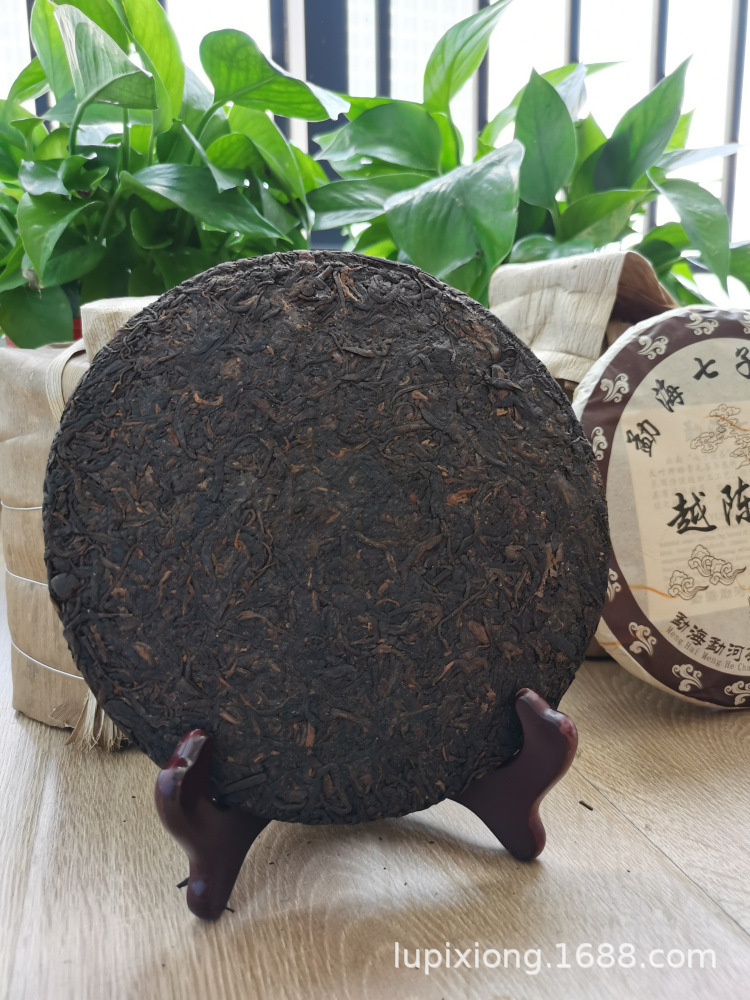 云南陈年普洱茶 357克勐海纯料熟茶老茶饼越陈越香普洱陈香生茶饼