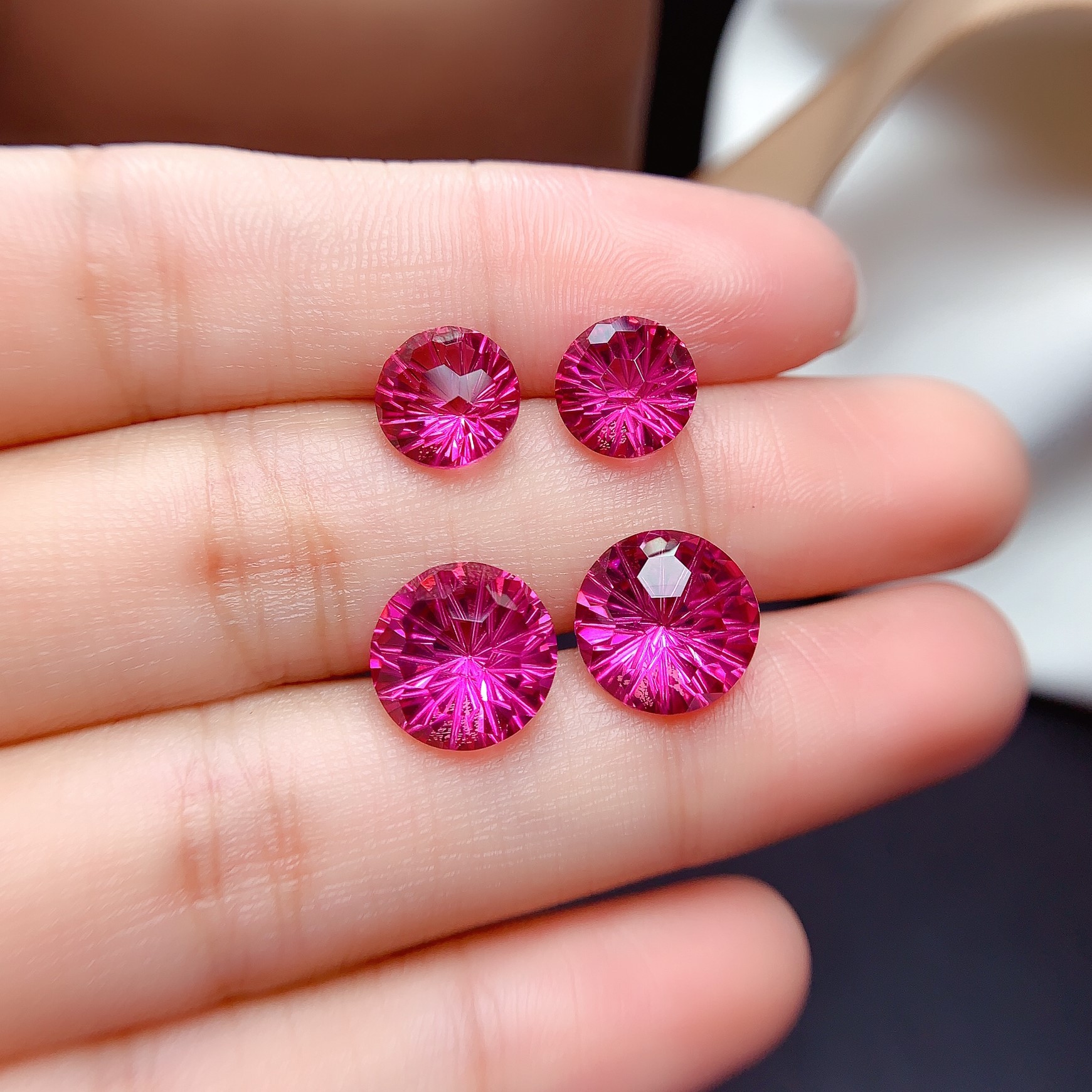 优质天然粉托帕石 烟花切工圆形8/10/12mm裸石戒面代镶钳戒指吊坠