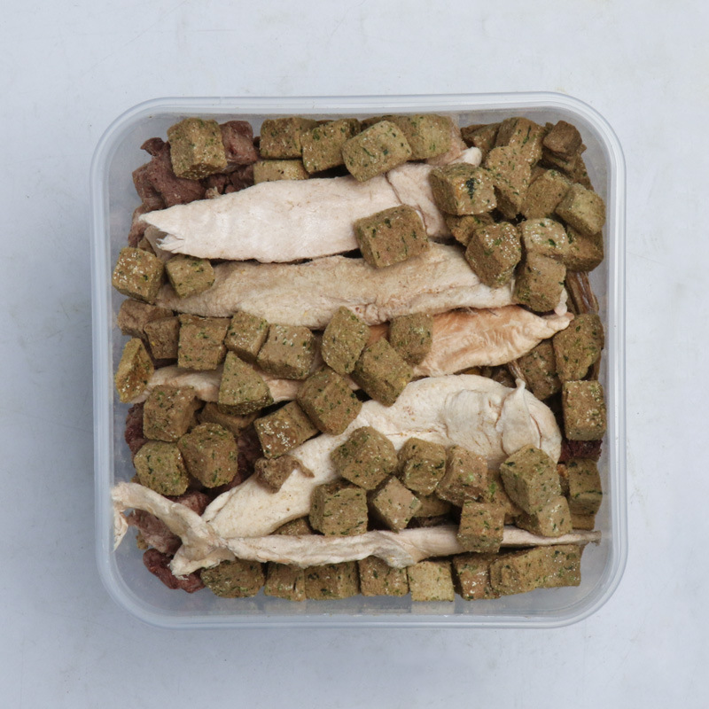 宠物冻干混合桶鸡肉丁多春鱼鹌鹑狗猫零食10种批发净含500克桶装