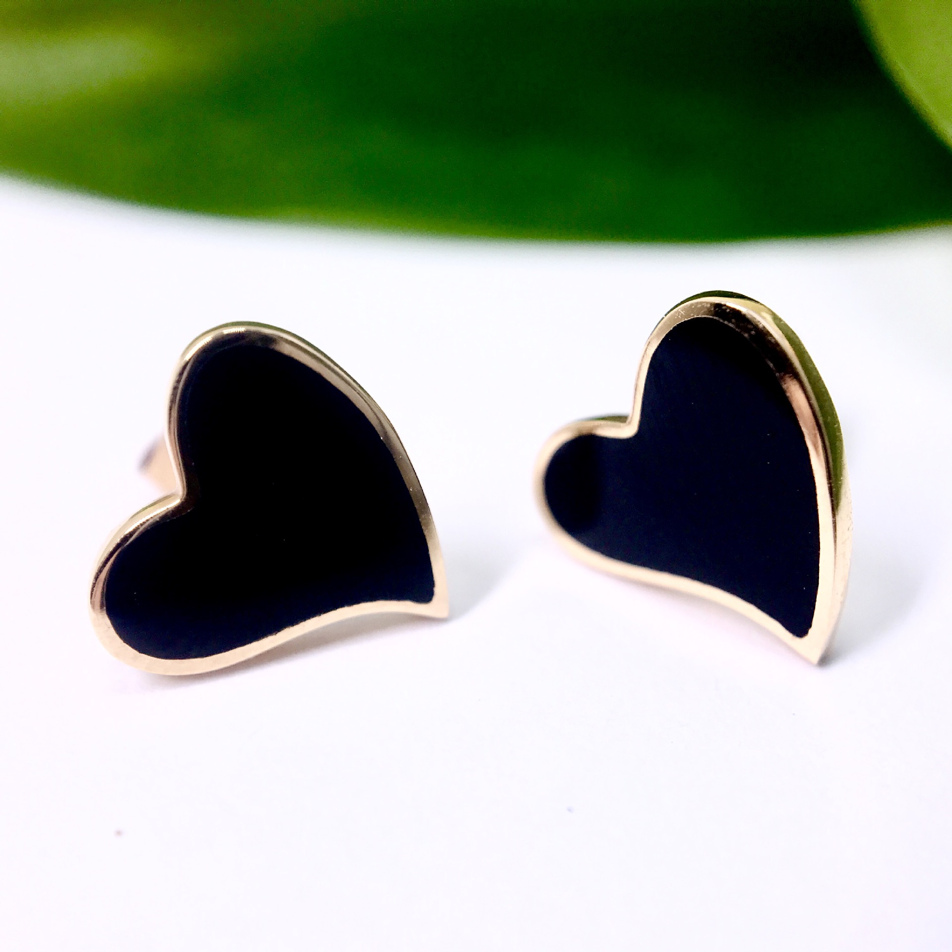 女精致新款少女心形耳钉小巧耳饰韩版小众设计感光面爱心耳钉女气质