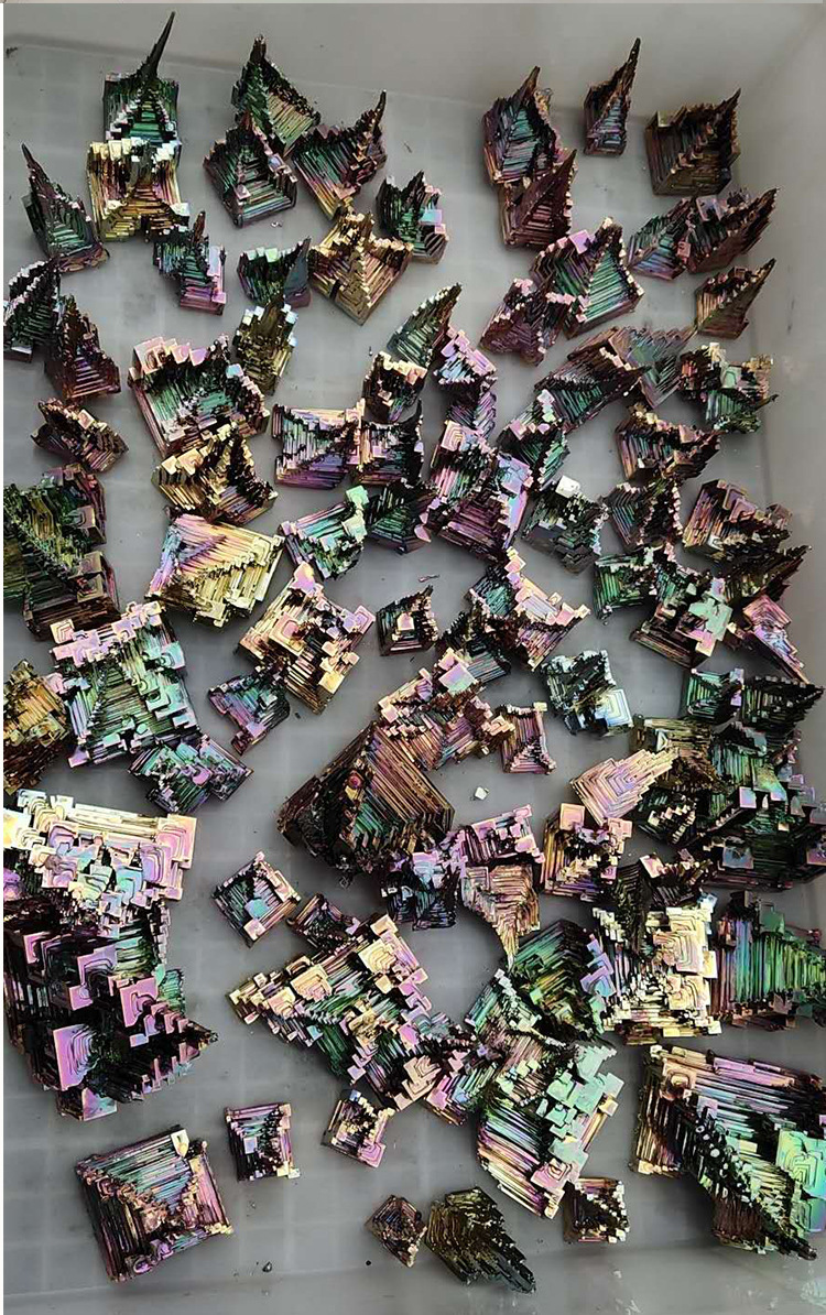 铋晶体 七彩铋矿结晶学生教学标本矿石收藏饰品摆件