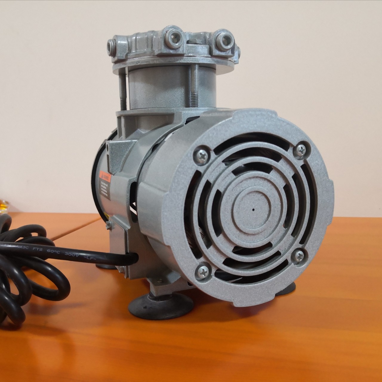 供应美国gast摇摆活塞式86r130-401-n270x真空泵小型空压机