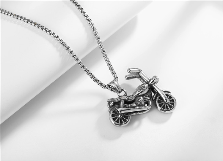 网红吊坠潮牌摩托车个性配饰 个性复古男士机车钛钢项链