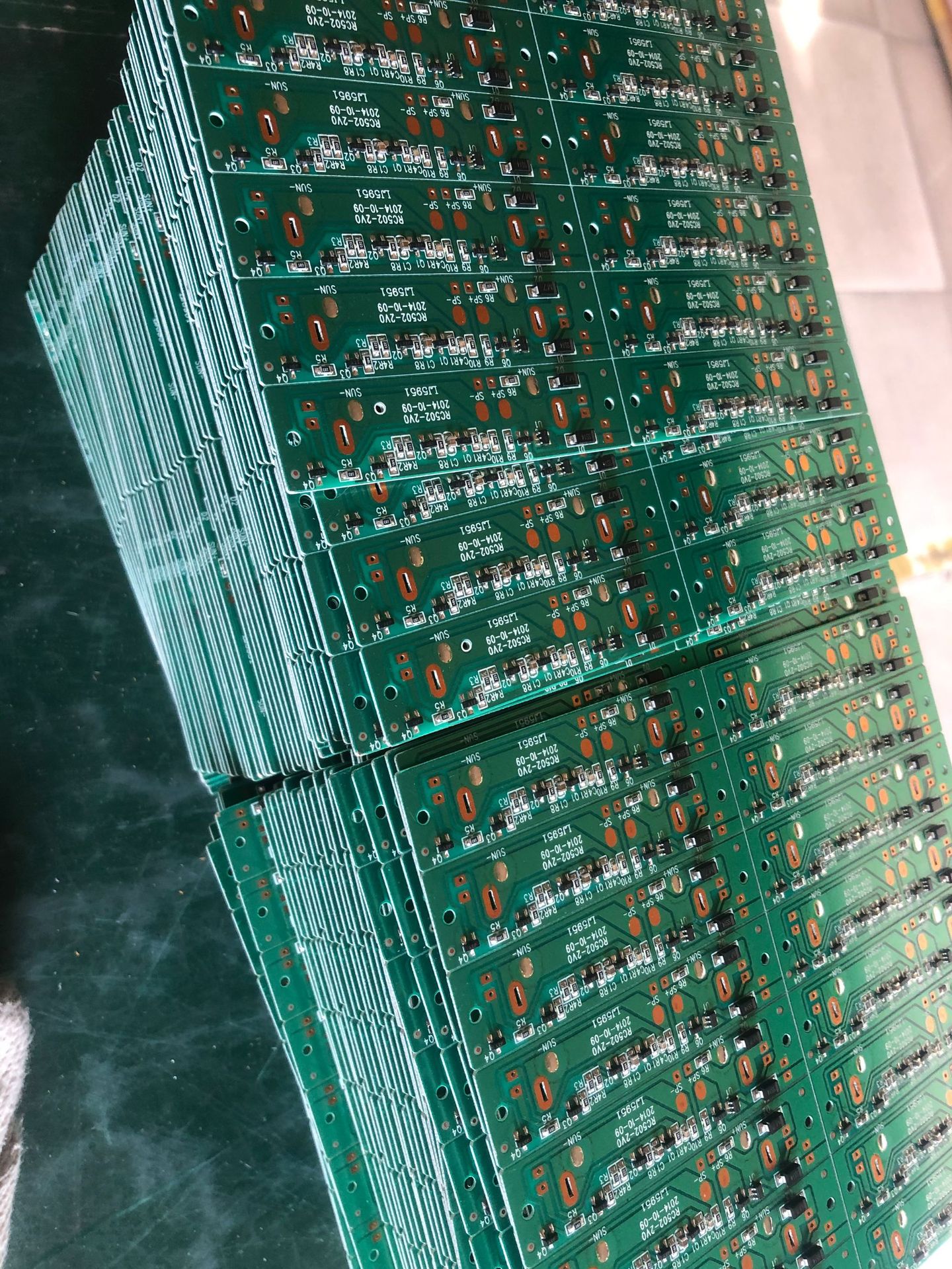 方案开发无线充电器主板5w10w功率无线充电器qi标准st方案pcba