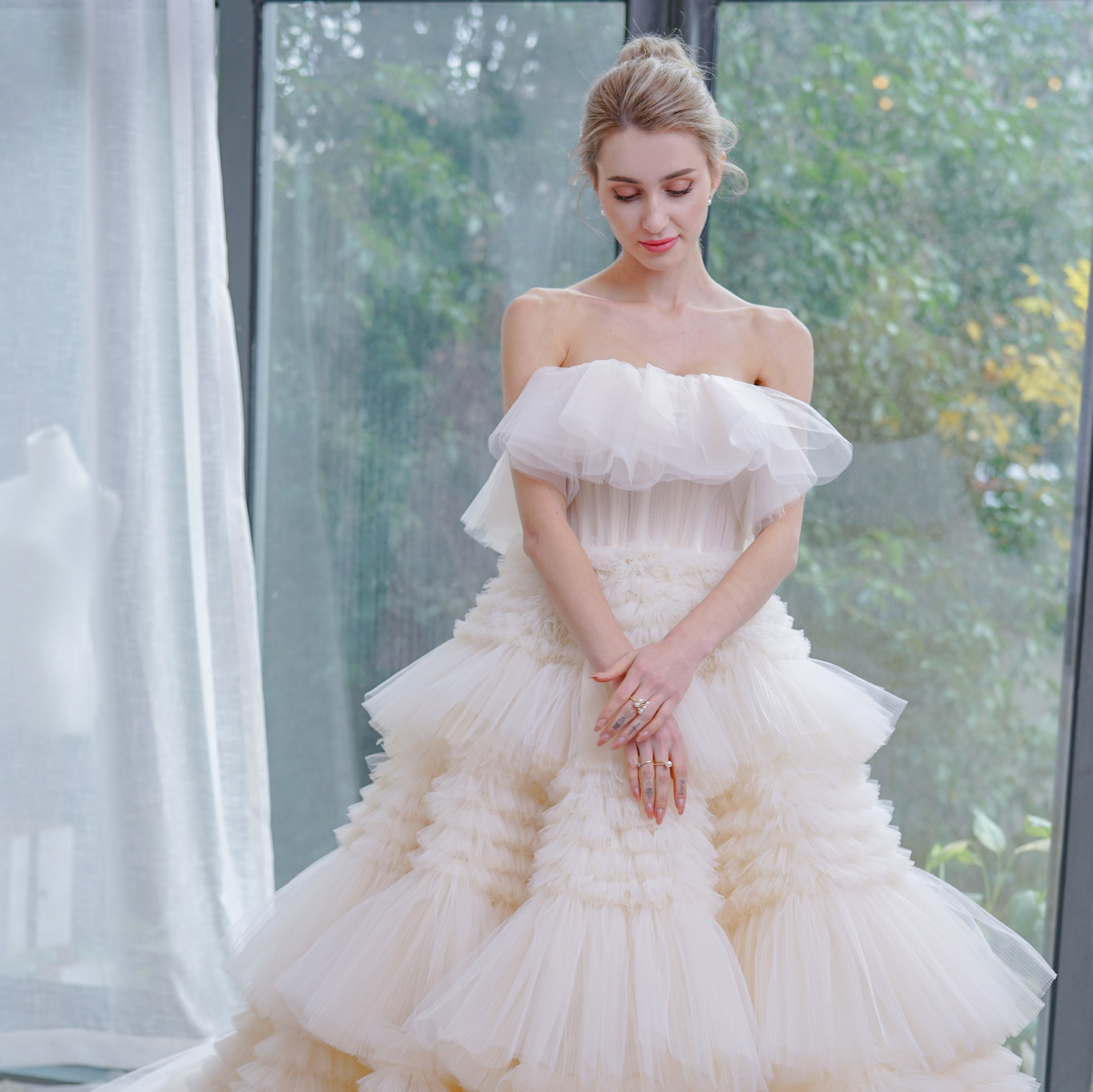 婚纱礼服定制 衬裙加长蓬蓬韩版新娘婚纱礼服演出 大裙撑演出裙