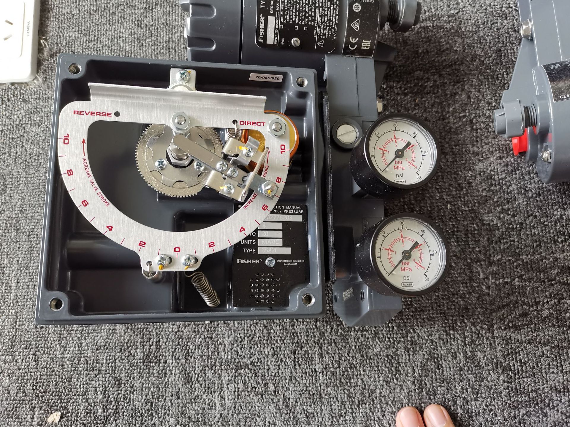 fisher费希尔3582i-77电动气动阀门定位器本安单作用直行程100mm