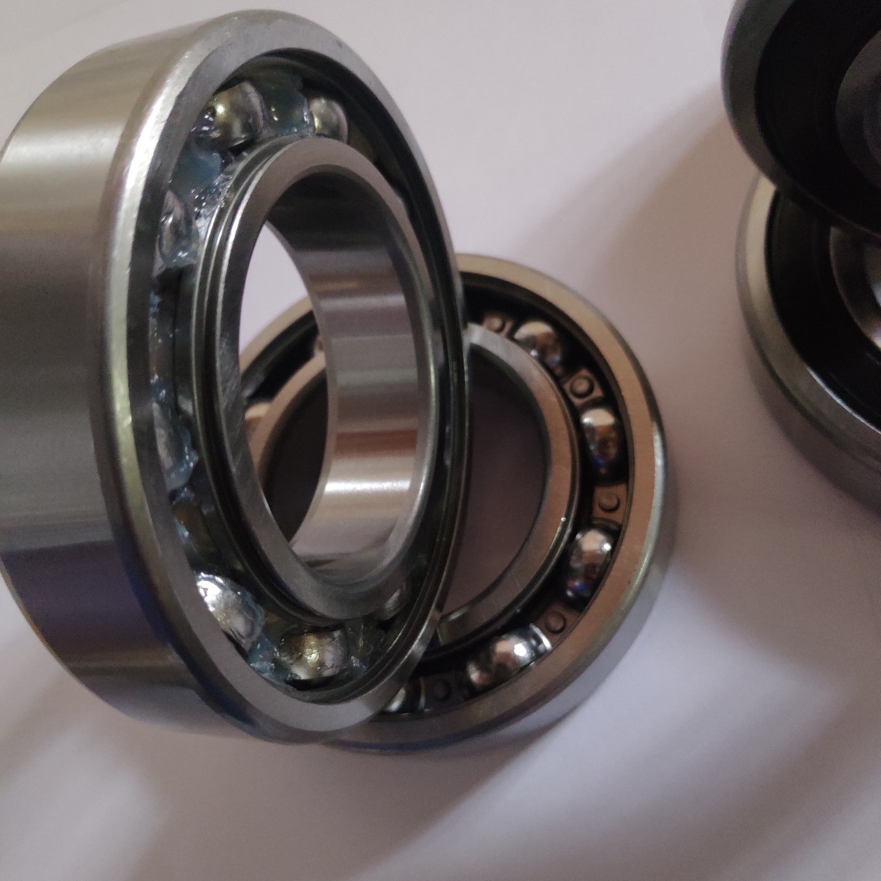 公司主要生产销售:零类轴承,七类 轴承,零类非标轴承等产品.