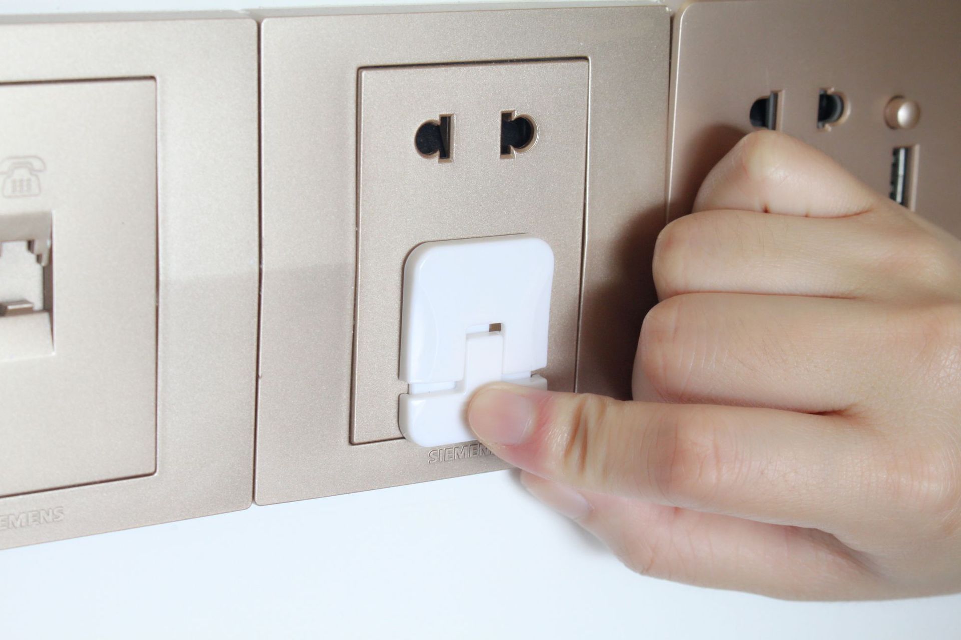 宝宝防触电安全插座盖 婴幼儿拉环电源保护盖 儿童插座保护 ol008