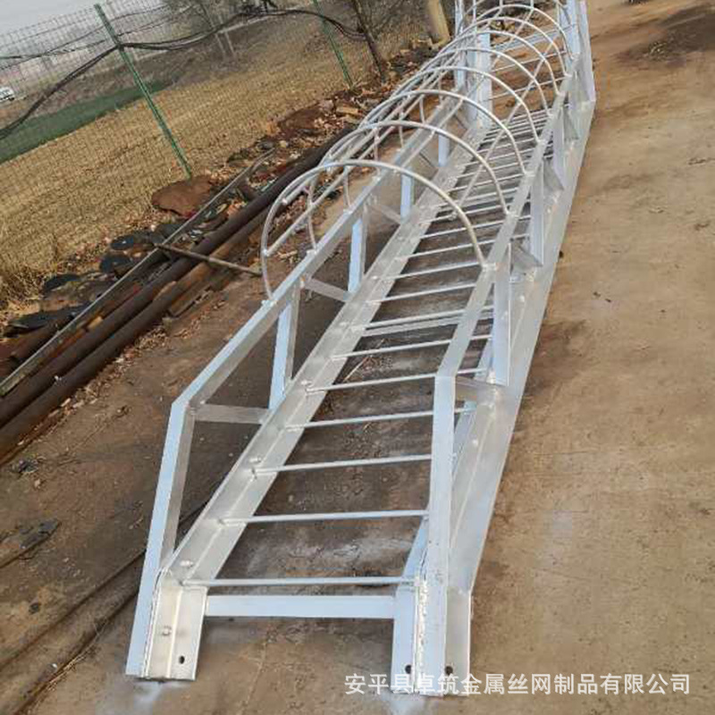厂家定制 高铁热镀锌角钢安全爬梯 实体桥墩 空心桥墩墩顶检查梯