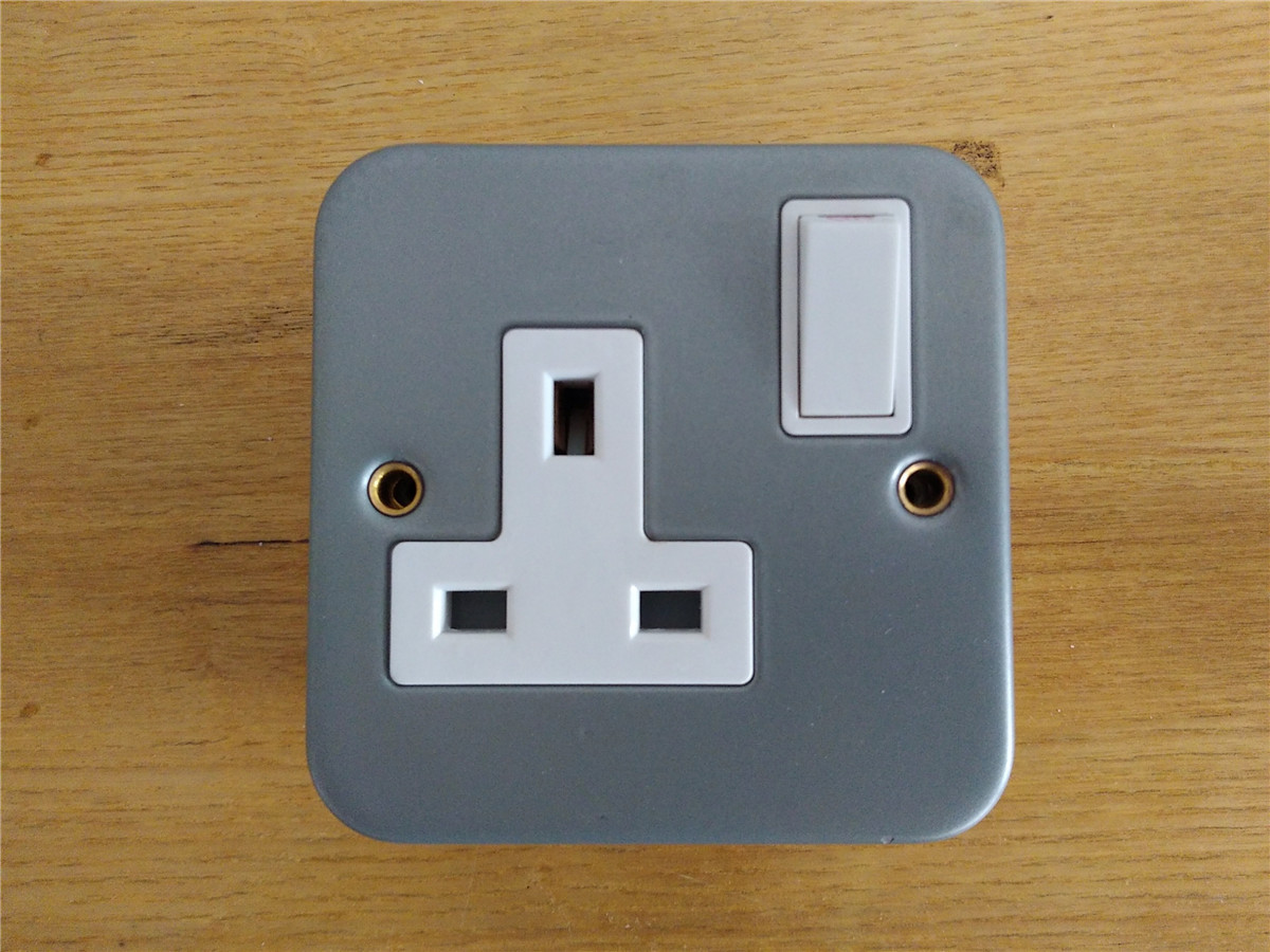 英国bs标准墙壁插座 13a single single pole socket metal clad